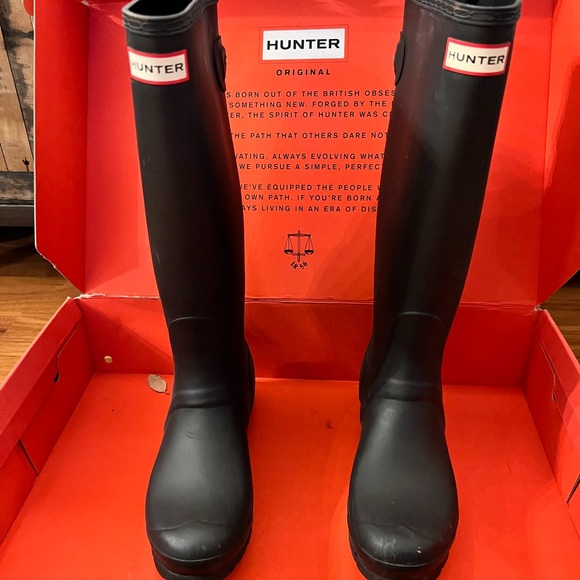 Hunter women’s boots - Picture 1 of 5